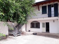 LIBRIZZI: CASA INDIPENDENTE CON AMPIA CORTE ESTERNA in Vendita