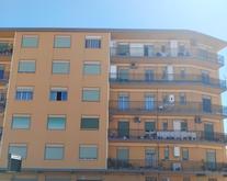 MESSINA: AMPIO 3 LOCALI CON DOPPI SERVIZI, ZONA CORSO EUROPA in Vendita